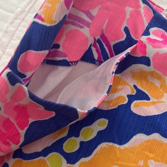 Lily Pulitzer skirt with built in shorts - Picture 2 of 5